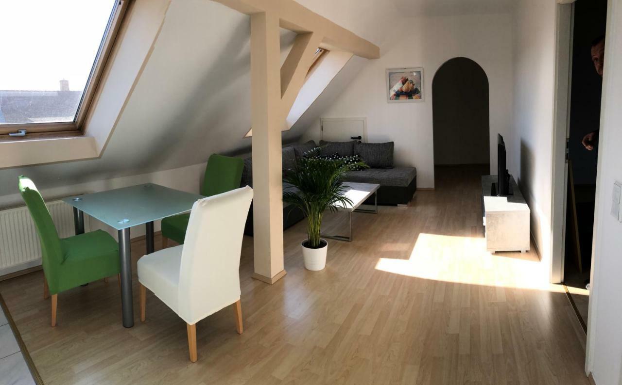 Kuschelige Dachgeschosswohnung Am Clarapark Lipsko Exteriér fotografie
